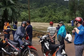 Tìm thấy thi thể thanh niên đu dây cáp qua sông bị lũ cuốn trôi