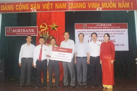 Agribank Đông Gia Lai trao tặng 4,3 tỷ đồng an sinh xã hội