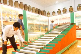 "Vua đồ cổ" ở Mũi Né