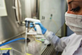 Thử nghiệm vắc-xin phòng HIV mới trên người cho kết quả khả quan