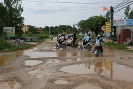 Hoàn thành cao tốc ngàn tỉ, dân… khóc ròng