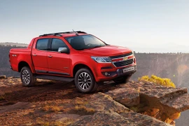 Chevrolet Colorado thêm bản một cầu số tự động, giá 651 triệu đồng