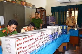 Phát hiện xe khách chở thuốc lá lậu số lượng lớn