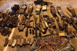 Khen thưởng 14 ĐV xuất sắc trong vụ phá án ma túy ở Lóng Luông