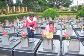 Nghĩa trang chiều tháng 7