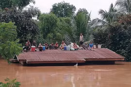 Bầu Đức đưa trực thăng giải cứu công nhân mắc kẹt ở Lào