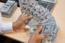 USD ngân hàng lên 23.300 đồng/USD