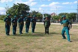 "Sao vuông" trong nắng thao trường