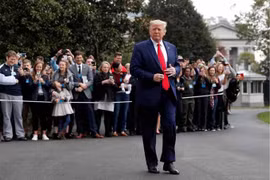 Ông Donald Trump lại trúng đòn pháp lý