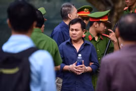 Xử 2 người lừa làm quốc tịch Mỹ cho Vũ 'nhôm'