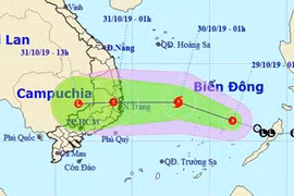Bão giật cấp 10 vào Nam Trung bộ, mưa rất lớn ở Trung Bộ và Tây Nguyên