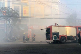 21 chiến sĩ thực tập phương án chữa cháy