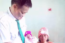 Tài xế taxi giúp sản phụ sinh con trên đường tới bệnh viện