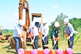 Lữ đoàn 132 giúp xã Ia Rong xây dựng nông thôn mới