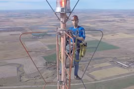 'Việc nhàn- lương cao': Thay 1 bóng đèn đút túi nửa tỷ