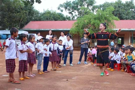 Mang niềm vui cho học trò nghèo vùng biên huyện Ia Grai