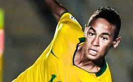 Tròn 10 năm Neymar được so sánh với Pele