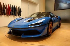 Hàng hiếm Ferrari J50 được rao bán gần 7 triệu USD