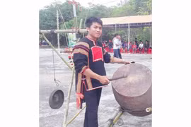 Ksor Nghĩa: Chàng trai Jrai nhiều tài lẻ