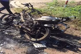 Gia Lai:Bực tức vì bị đuổi đánh, 2 thanh niên đốt xe đối thủ