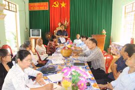 Phó Bí thư Thường trực Tỉnh ủy Gia Lai dự sinh hoạt chi bộ khu dân cư tại thị xã An Khê