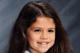 Selena Gomez nhận 'cơn mưa' lời khen khi đăng ảnh ngày thơ bé