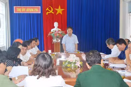 Phó Bí thư Tỉnh ủy Gia Lai Châu Ngọc Tuấn làm việc với Ban Thường vụ Thị ủy Ayun Pa