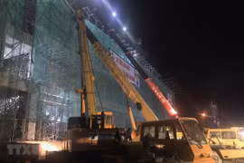 Hải Dương: Sập giàn giáo công trường, 5 công nhân gặp nạn