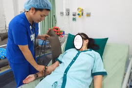 Mù mắt vì xài thuốc theo tư vấn của tiệm