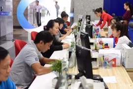 Hết 'room', vì sao ngân hàng tiếp tục đua lãi suất?