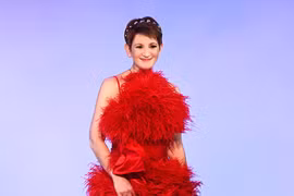 Thiết kế của Trần Hùng xuất hiện tại show thời trang từ thiện lớn tại Anh quốc