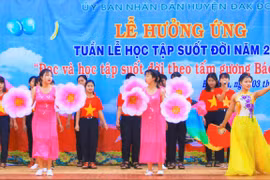 Đak Đoa: "Đọc và học tập suốt đời theo tấm gương Bác Hồ vĩ đại"