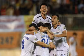 Kết quả: HAGL trụ hạng, Thanh Hóa và Khánh Hòa tranh vé play-off