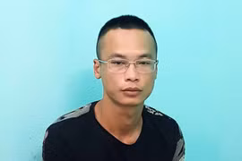 Bắt người bố đánh đập, ép hai con 'bịa đặt' chuyện loạn luân để quay video