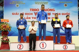 Võ sĩ cao 2,20m giành HCV Vovinam quốc gia