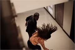 Bị đánh vì 'tố' chồng không tặng quà sinh nhật trên Facebook