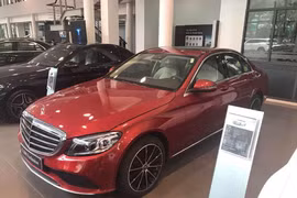 Xe sang giảm giá tới 300 triệu, thị trường hấp dẫn chưa từng có