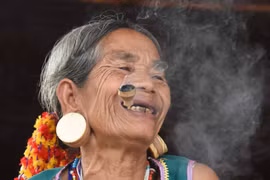 Độc đáo bông tai ngà voi của các tộc người ở Bắc Tây Nguyên