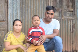 Gia cảnh nghèo, con lại bị ung thư máu