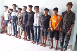 Hàng chục thanh niên nhậu say đánh 2 công an chấn thương