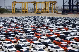 Xe nhập khẩu giá rẻ về Việt Nam tăng mạnh trong tháng 10