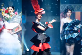 Lan Khuê đọ sắc với dàn Á hậu trên sàn catwalk