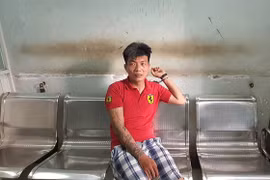 Bắt tên cướp kéo lê cô gái hàng trăm mét ở quận Bình Tân