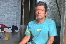 Già yếu, bệnh tật gồng gánh con thơ