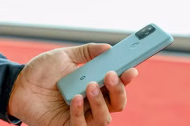 Google đưa tính năng sạc ngược không dây vào Pixel 5