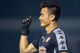 TPHCM sẽ khó xử khi giữ lại thủ môn Bùi Tiến Dũng?