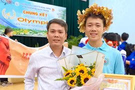 Trường THPT chuyên Hùng Vương "tiếp lửa" cho nhà leo núi