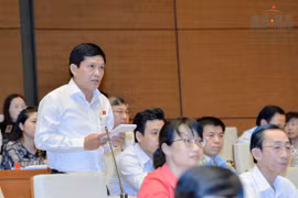 Quốc hội chính thức bãi nhiệm tư cách đại biểu với ông Phạm Phú Quốc