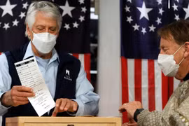 Nước Mỹ ngày bầu cử chính thức: Đầy kỳ lạ và kịch tính