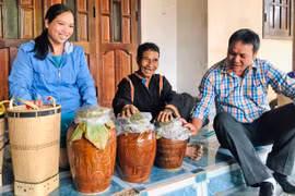 Những hướng dẫn viên du lịch "chân đất"